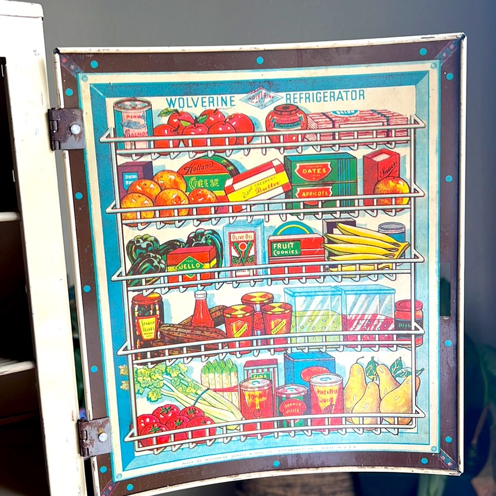 1950s Vintage Child’s Refrigerator - Picture 4 of 7